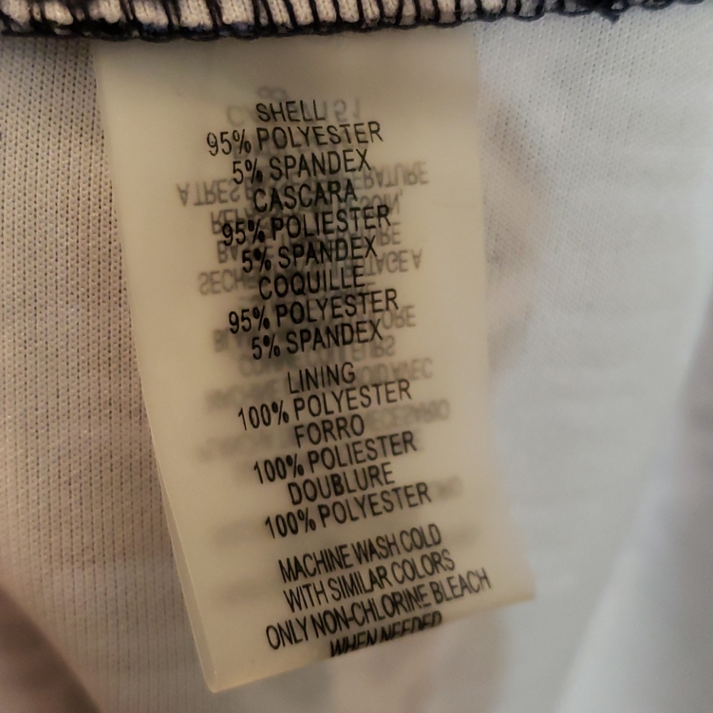 VINCE CAMUTO DRESS - Picture 7 of 9